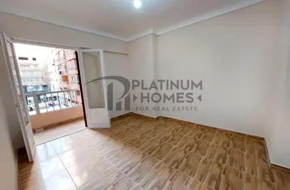 شقة - 2 غرف نوم - 2 حمامات للايجار في جناكليس - حي شرق - الاسكندرية