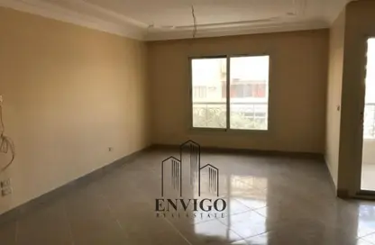 شقة - 3 غرف نوم - 2 حمامات للبيع في شارع نصر خسرو - الحديقة الدولية - الحي السابع - مدينة نصر - القاهرة