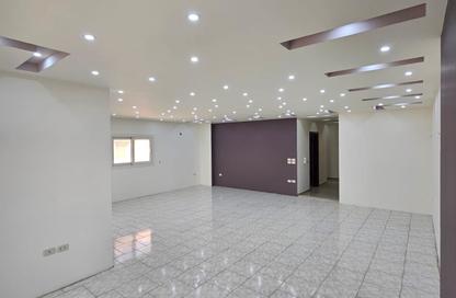 شقة - 3 غرف نوم - 3 حمامات للايجار في عمارات البنفسج - البنفسج - مدينة القاهرة الجديدة - القاهرة