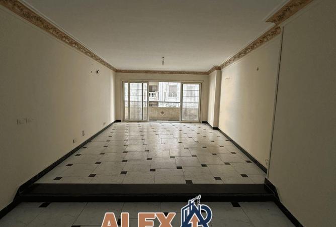 83403768 - Property Main Image