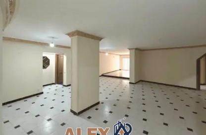 Office Space - Studio - 3 Bathrooms for rent in Smouha Square - Smouha - Hay Sharq - Alexandria