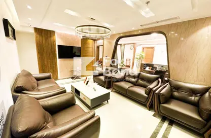 مساحات مكتبية - استوديو - 2 حمامات للايجار في وان قطامية - كمبوندات القطامية - القطامية - مدينة القاهرة الجديدة - القاهرة