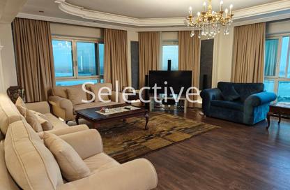 Apartment - 5 Bedrooms - 3 Bathrooms for sale in Cornish El Nile St. - Maadi - Hay El Maadi - Cairo