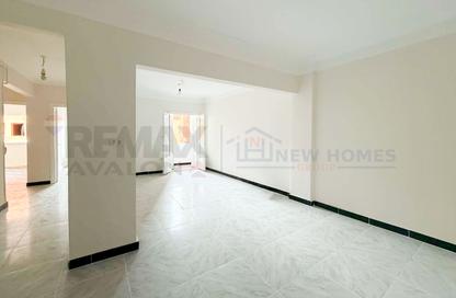 Apartment - 2 Bedrooms - 1 Bathroom for sale in Janaklees - Hay Sharq - Alexandria Apartment - 2 Bedrooms - 1 Bathroom for sale in Janaklees - Hay Sharq - Alexandria