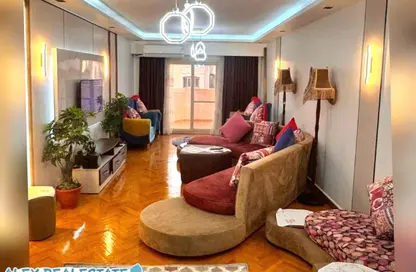 شقة - 3 غرف نوم - 3 حمامات للايجار في شارع محمد فوزي معاذ - سموحة - حي شرق - الاسكندرية