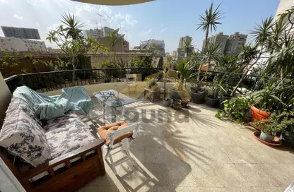 شقة - 3 غرف نوم - 2 حمامات للايجار في شارع الملك الفضل - الزمالك - القاهرة