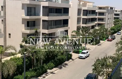 Apartment - 2 Bedrooms - 2 Bathrooms for sale in Lake View Residence - 5th Settlement Compounds - The 5th Settlement - New Cairo City - Cairo