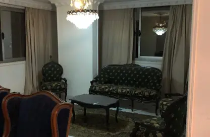 شقة - 3 غرف نوم - 2 حمامات للبيع في شارع حسن عاصم - الزمالك - القاهرة