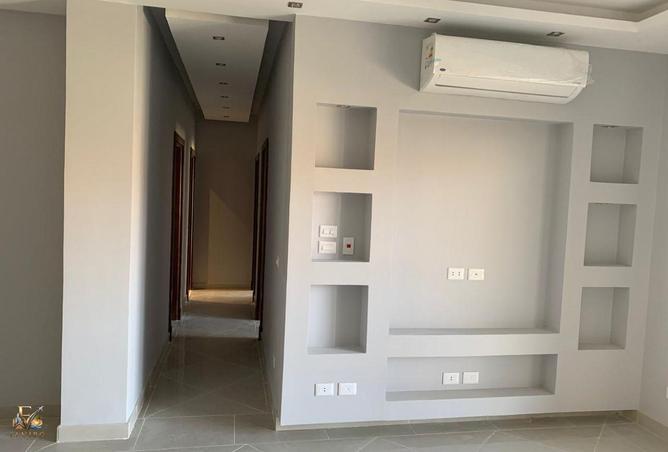 83662381 - Property Image 2