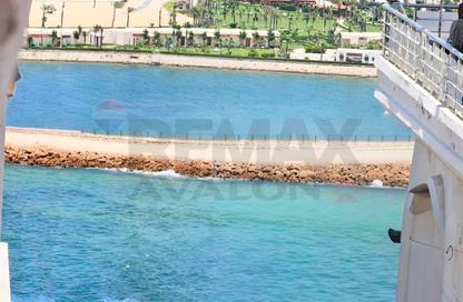 Apartment - 3 Bedrooms - 3 Bathrooms for sale in Al Geish Road - Glim - Hay Sharq - Alexandria