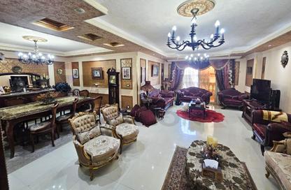 Apartment - 3 Bedrooms - 3 Bathrooms for sale in Al Geish Road - Glim - Hay Sharq - Alexandria