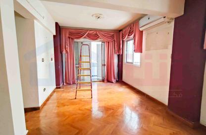 Apartment - 5 Bedrooms - 3 Bathrooms for sale in Laurent - Hay Sharq - Alexandria