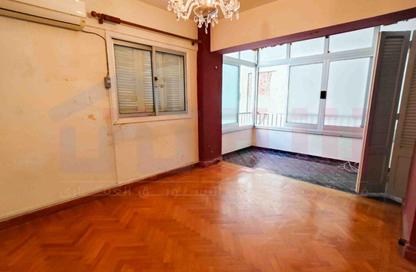 Apartment - 5 Bedrooms - 3 Bathrooms for sale in Laurent - Hay Sharq - Alexandria