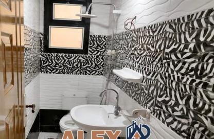 Apartment - 3 Bedrooms - 2 Bathrooms for rent in Mahatet Al Miyah St. - Waboor Elmayah - Hay Wasat - Alexandria Apartment - 3 Bedrooms - 2 Bathrooms for rent in Mahatet Al Miyah St. - Waboor Elmayah - Hay Wasat - Alexandria