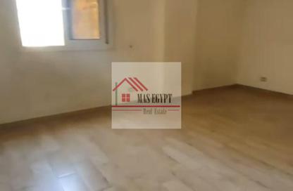 شقة - 3 غرف نوم - 2 حمامات للبيع في شارع شهاب - المهندسين - الجيزة