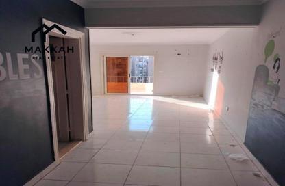 Apartment - 2 Bedrooms - 1 Bathroom for rent in Salah Salem St. - Roxy - Heliopolis - Masr El Gedida - Cairo