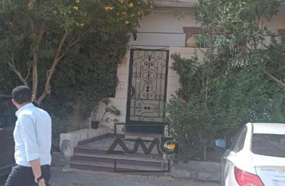 Apartment - 2 Bedrooms - 2 Bathrooms for sale in South Lotus - El Lotus - New Cairo City - Cairo