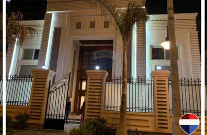 Villa - 6 Bedrooms - 6 Bathrooms for sale in Royal City - Sheikh Zayed Compounds - Sheikh Zayed City - Giza Villa - 6 Bedrooms - 6 Bathrooms for sale in Royal City - Sheikh Zayed Compounds - Sheikh Zayed City - Giza