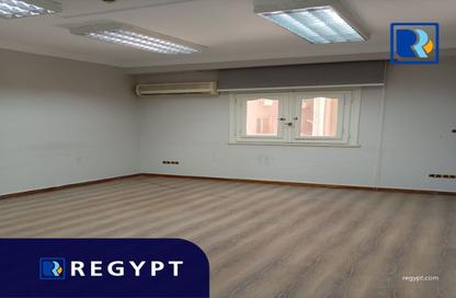 Office Space - Studio - 4 Bathrooms for rent in Degla Square - Degla - Hay El Maadi - Cairo