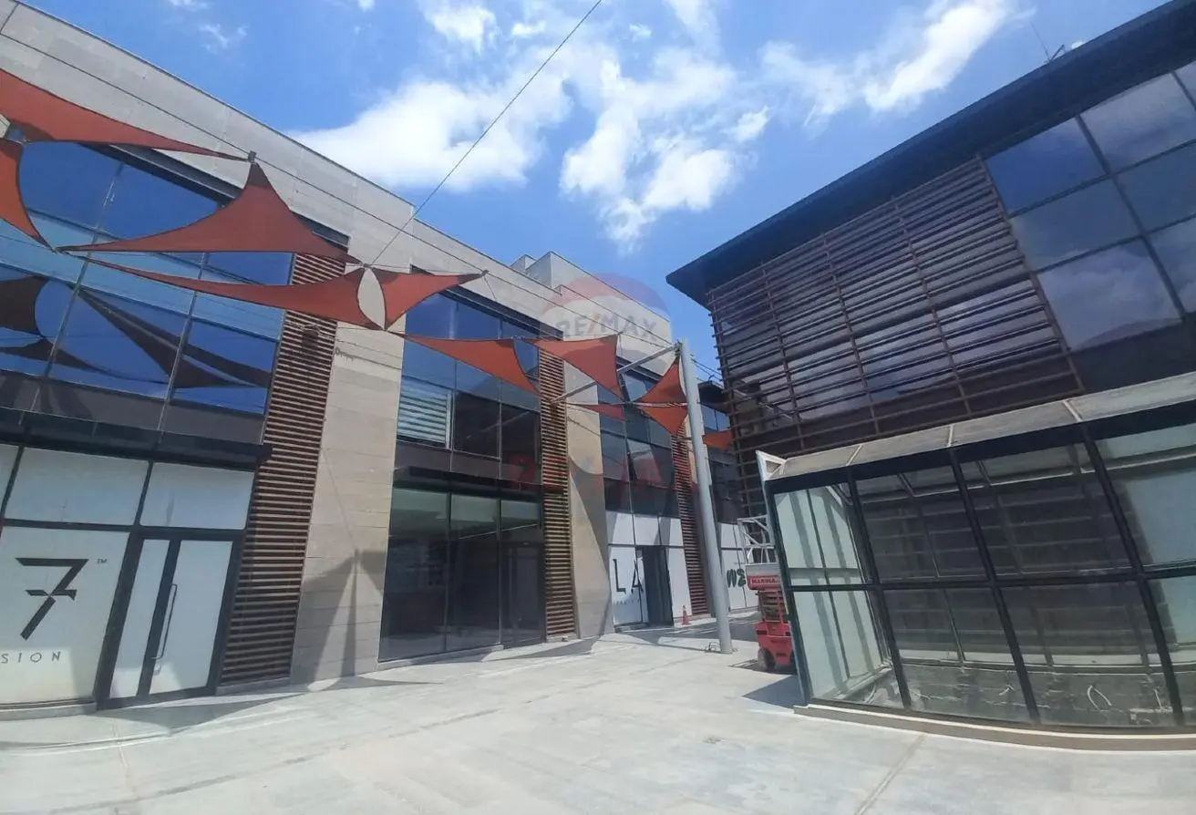 83136240 - Property Main Image