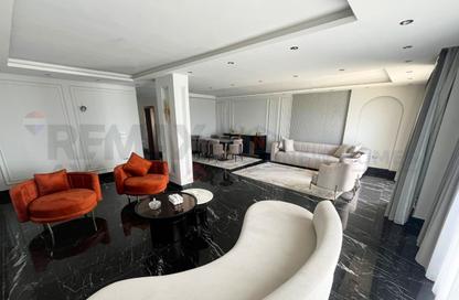 Apartment - 3 Bedrooms - 3 Bathrooms for sale in Shaarawy St. - Laurent - Hay Sharq - Alexandria