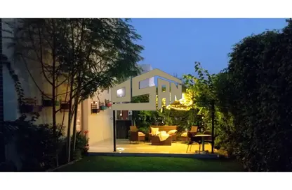 شقة - 3 غرف نوم - 3 حمامات للبيع في كمبوند البروج - كمبوندات الشروق - مدينة الشروق - القاهرة