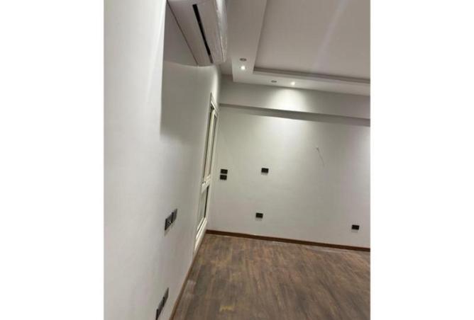 70102989 - Property Image 2