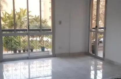 Apartment - 2 Bedrooms - 1 Bathroom for rent in Al Rehab - New Cairo City - Cairo