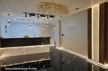 Apartment - 4 Bedrooms - 3 Bathrooms for sale in Gate 3 old - Khafre - Hadayek El Ahram - Giza