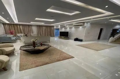 فيلا - 3 غرف نوم - 3 حمامات للايجار في پريڤادو - مدينتي - القاهرة