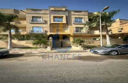 Apartment - 3 Bedrooms - 2 Bathrooms for sale in Area B - Ganoob El Acadimia - New Cairo City - Cairo