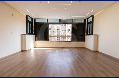 Apartment - 2 Bedrooms - 1 Bathroom for rent in Smouha Square - Smouha - Hay Sharq - Alexandria Apartment - 2 Bedrooms - 1 Bathroom for rent in Smouha Square - Smouha - Hay Sharq - Alexandria
