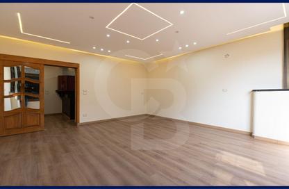 شقة - 2 غرف نوم - 1 حمام للايجار في ميدان سموحة - سموحة - حي شرق - الاسكندرية