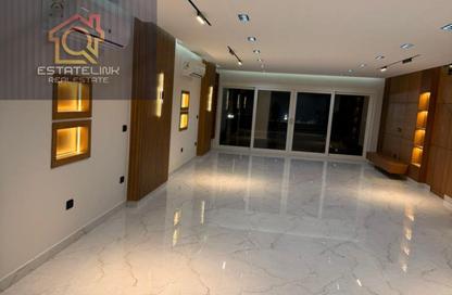 Villa - 4 Bedrooms - 4 Bathrooms for rent in Mountain View iCity - 5th Settlement Compounds - The 5th Settlement - New Cairo City - Cairo