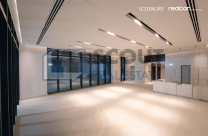 مساحات مكتبية - استوديو للبيع في جولدن جيت - شارع التسعين الجنوبي - التجمع الخامس - مدينة القاهرة الجديدة - القاهرة