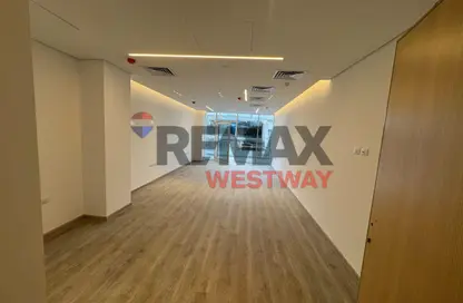 مساحات مكتبية - 2 غرف نوم - 1 حمام للايجار في اركان بلازا - محور 26 يوليو - الشيخ زايد - الجيزة