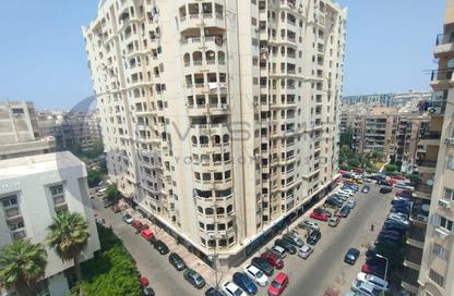Apartment - 3 Bedrooms - 2 Bathrooms for sale in Smouha Square - Smouha - Hay Sharq - Alexandria
