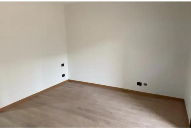 74041006 - Property Image 2