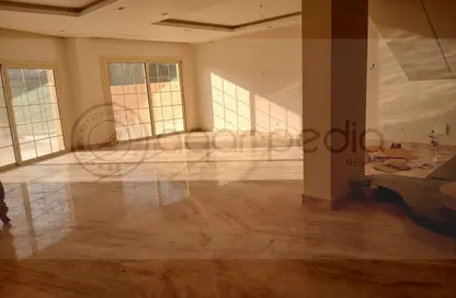 منزل مزدوج - 6 غرف نوم - 5 حمامات للبيع في مون فالي - المستثمرين الجنوبية - مدينة القاهرة الجديدة - القاهرة