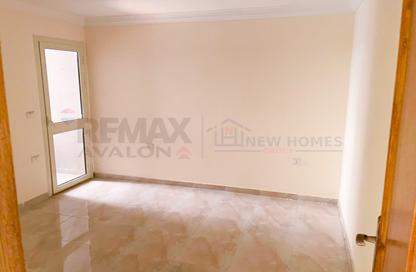 Apartment - 3 - 2 for rent in Mokhtar Abd Al Raheem Khallaf St. - Saba Basha - Hay Sharq - Alexandria