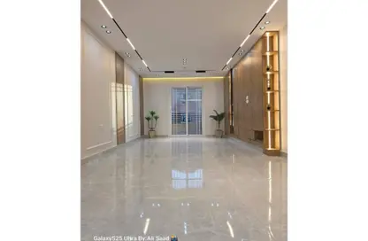 شقة - 3 غرف نوم - 2 حمامات للبيع في البوابة الرابعة القديمة - حورس - حدائق الاهرام - الجيزة