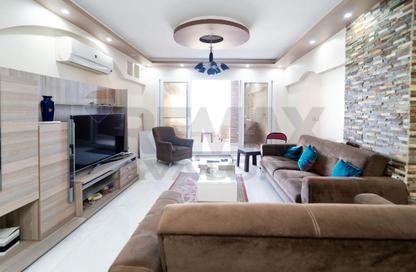 Apartment - 3 Bedrooms - 2 Bathrooms for sale in Al Geish Road - Camp Chezar - Hay Wasat - Alexandria
