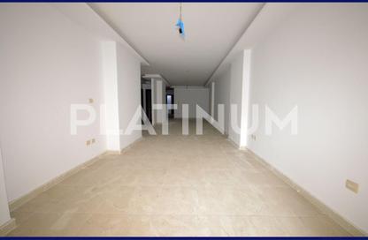 Apartment - 3 Bedrooms - 2 Bathrooms for sale in Al Safa St. - Smouha - Hay Sharq - Alexandria
