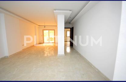 Apartment - 3 Bedrooms - 2 Bathrooms for sale in Al Safa St. - Smouha - Hay Sharq - Alexandria