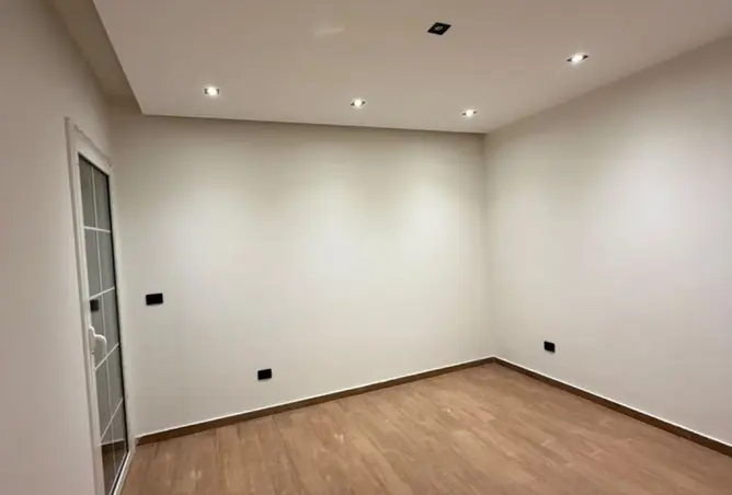114620198 - Property Image 3