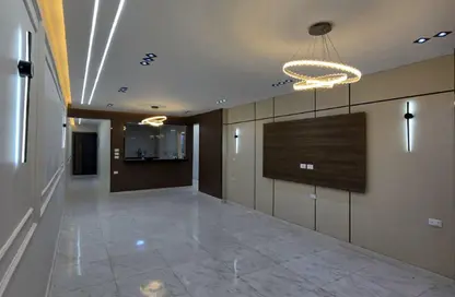 Apartment - 3 Bedrooms - 2 Bathrooms for sale in Al Lebeny Axis - El Mariouteya - Faisal - Hay El Haram - Giza