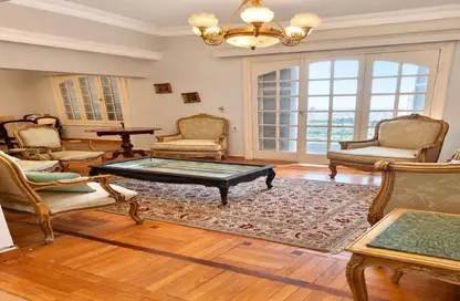Apartment - 3 Bedrooms - 2 Bathrooms for sale in Cornish El Nile St. - Maadi - Hay El Maadi - Cairo