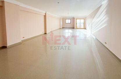 Apartment - 3 Bedrooms - 2 Bathrooms for sale in Ibrahim Rady St. - Bolkly - Hay Sharq - Alexandria