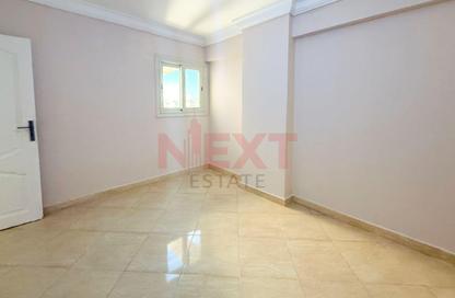 Apartment - 3 Bedrooms - 2 Bathrooms for sale in Ibrahim Rady St. - Bolkly - Hay Sharq - Alexandria