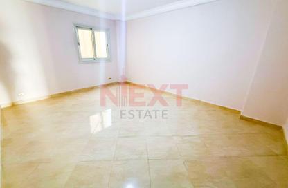 Apartment - 3 Bedrooms - 2 Bathrooms for sale in Ibrahim Rady St. - Bolkly - Hay Sharq - Alexandria